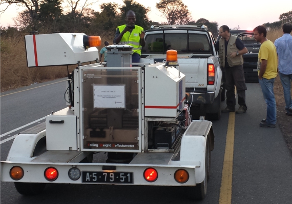 CONSULSTRADA carried out in 2015 for the Angolan company - Strategic Vision, a set of services and 
                            studies that involved the Structural Characterization of Pavements, with respective load tests using Impact Deflectometer (FWD), Geotechnical Prospecting 
                            with Drillings by Well, Counts of Traffic and Visual Inspections. These works took place within the scope of a program for the Assessment of the Technical 
                            Status of the Fundamental Road Network in Angola.
